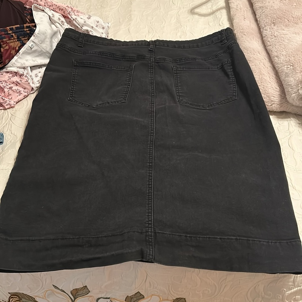 Jade Mackenzie ladies black color skirt 36 waist 26 long - Picture 4 of 4